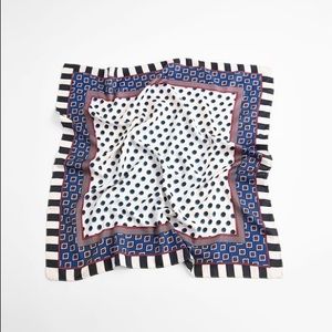 ZARA SATIN EFFECT GEOMETRIC PRINT SCARF
taupe brown 0/0653/094/707/03